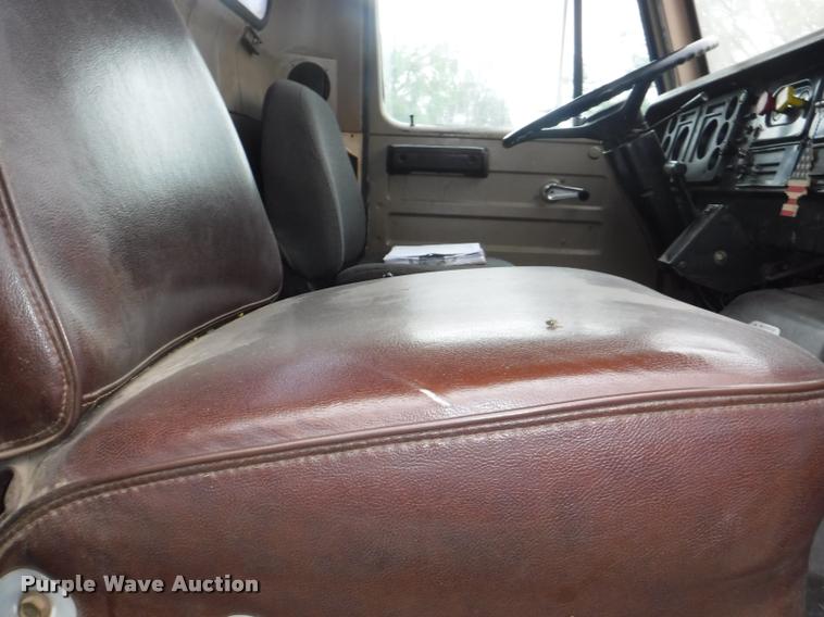 image for item DB3943 1987 International S1955 semi truck