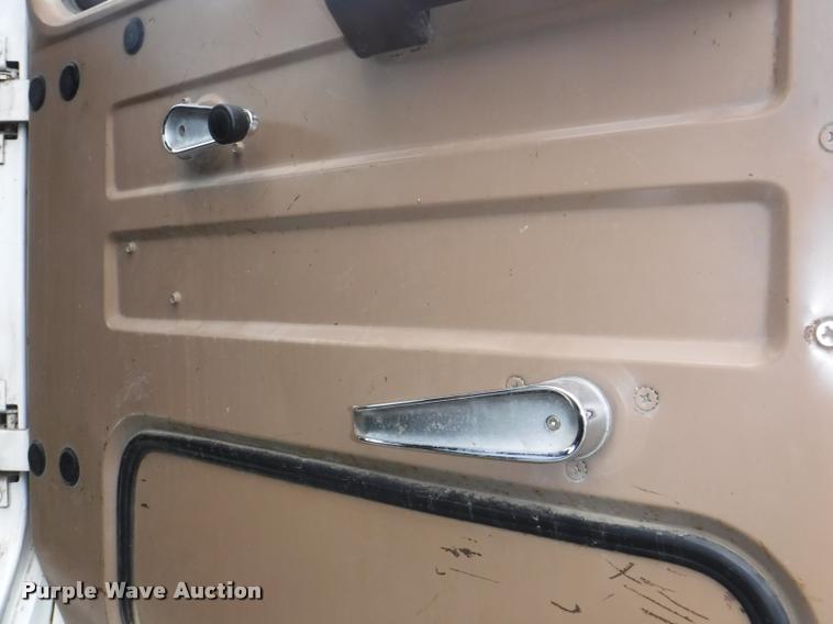 image for item DB3943 1987 International S1955 semi truck