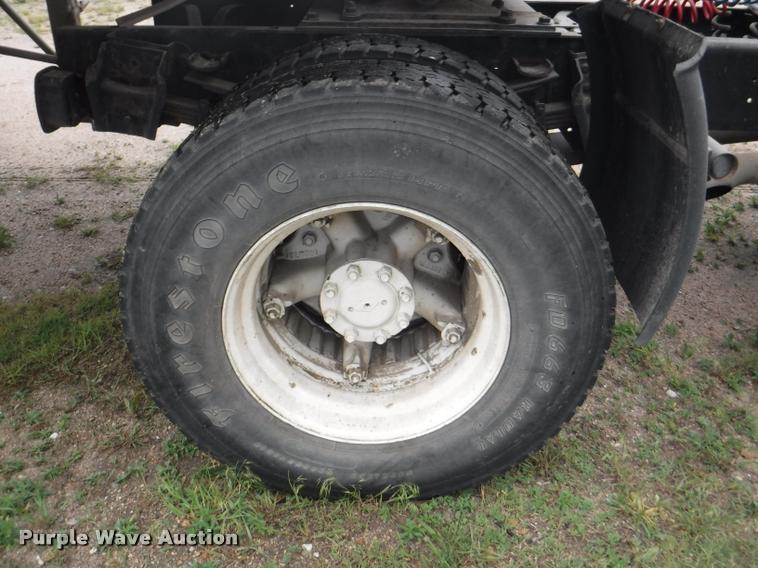 image for item DB3943 1987 International S1955 semi truck