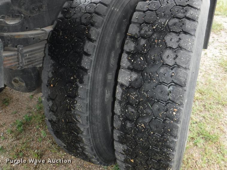 image for item DB3943 1987 International S1955 semi truck