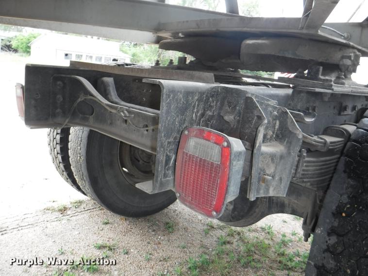 image for item DB3943 1987 International S1955 semi truck