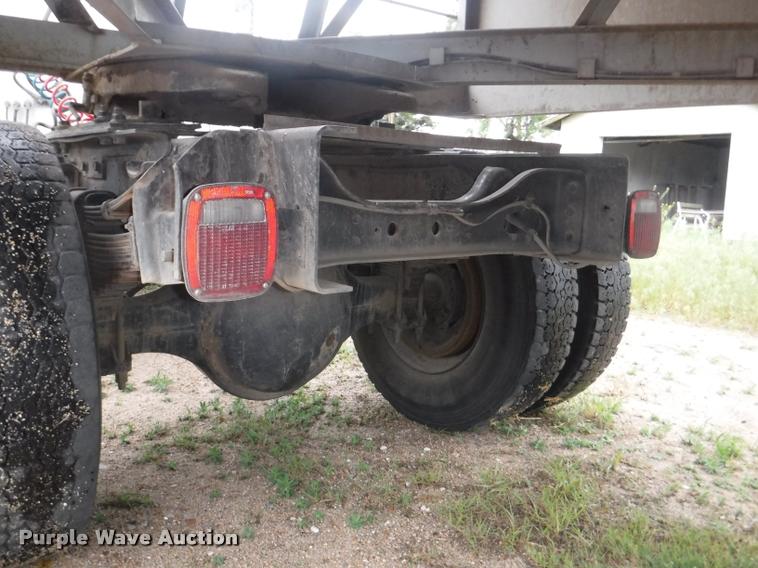 image for item DB3943 1987 International S1955 semi truck