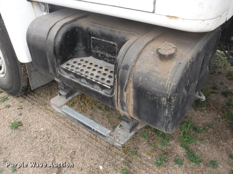 image for item DB3943 1987 International S1955 semi truck