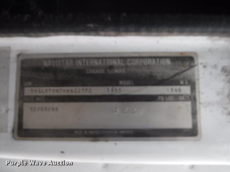 image for item DB3943 1987 International S1955 semi truck