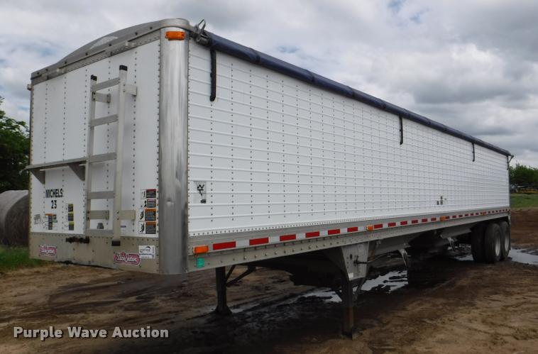 image for item DB3948 2005 Wilson DWH-500 double hopper grain trailer