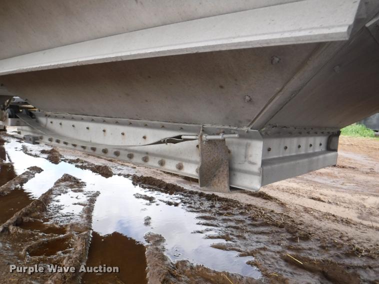 image for item DB3948 2005 Wilson DWH-500 double hopper grain trailer