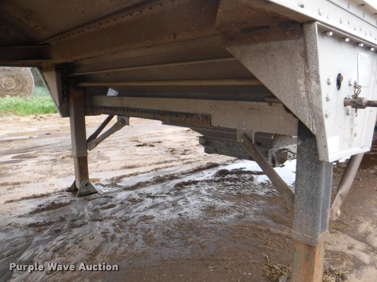 image for item DB3948 2005 Wilson DWH-500 double hopper grain trailer