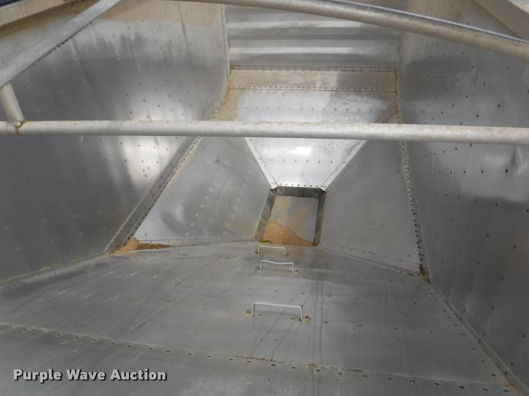 image for item DB3948 2005 Wilson DWH-500 double hopper grain trailer