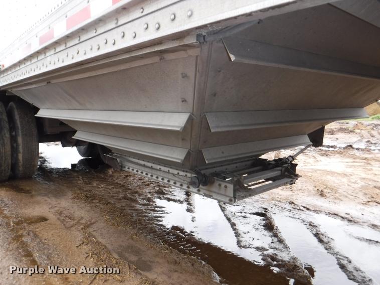 image for item DB3948 2005 Wilson DWH-500 double hopper grain trailer