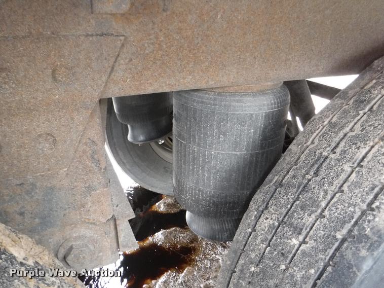 image for item DB3948 2005 Wilson DWH-500 double hopper grain trailer