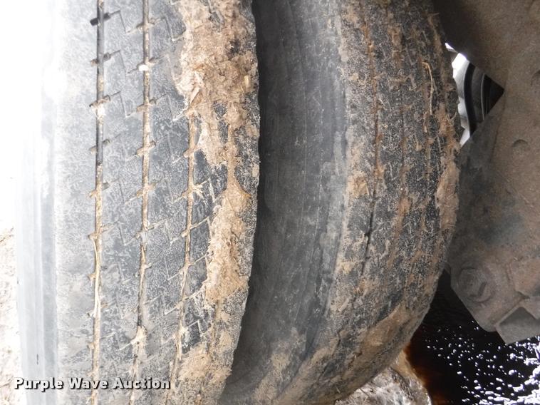 image for item DB3948 2005 Wilson DWH-500 double hopper grain trailer