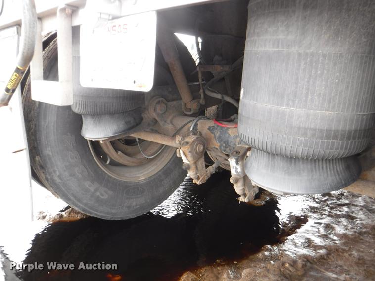 image for item DB3948 2005 Wilson DWH-500 double hopper grain trailer