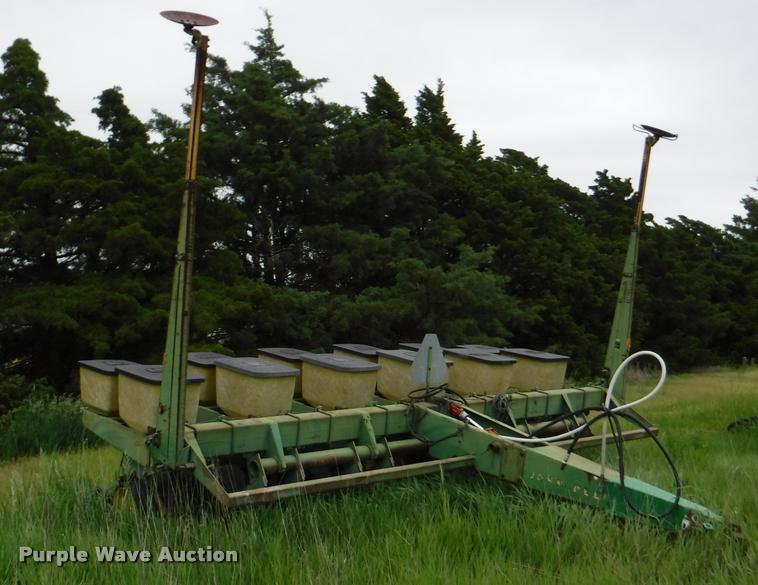 image for item DB3962 John Deere 7000 conventional till planter