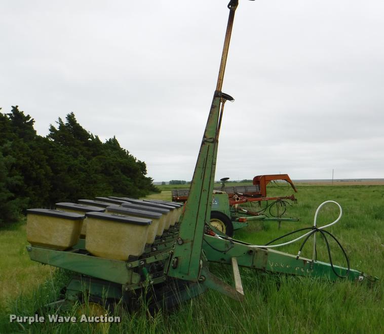 image for item DB3962 John Deere 7000 conventional till planter