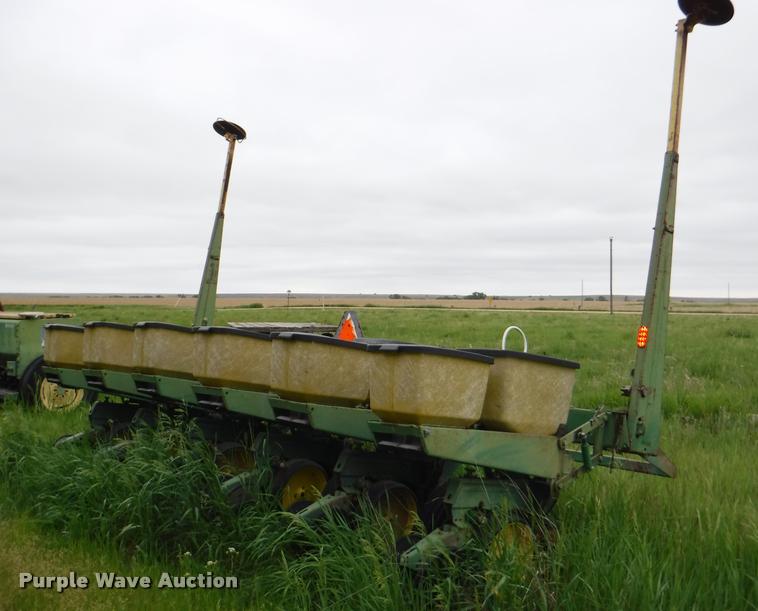 image for item DB3962 John Deere 7000 conventional till planter