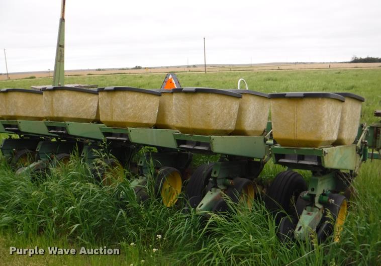 image for item DB3962 John Deere 7000 conventional till planter
