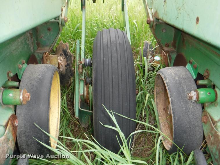 image for item DB3962 John Deere 7000 conventional till planter