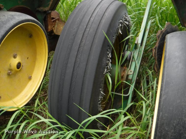 image for item DB3962 John Deere 7000 conventional till planter