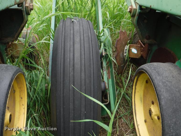 image for item DB3962 John Deere 7000 conventional till planter