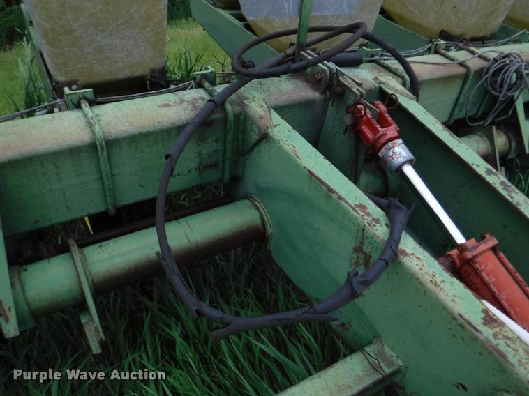 image for item DB3962 John Deere 7000 conventional till planter