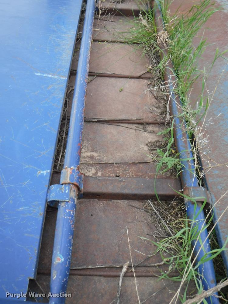 image for item DB3974 Universal cattle squeeze chute