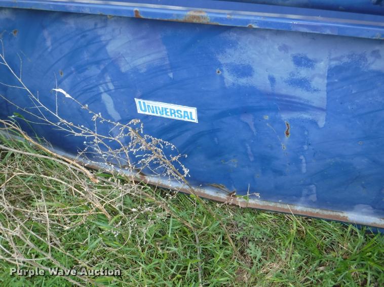 image for item DB3974 Universal cattle squeeze chute