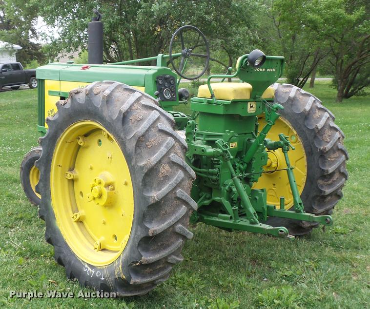 image for item DD9497 John Deere 620 tractor
