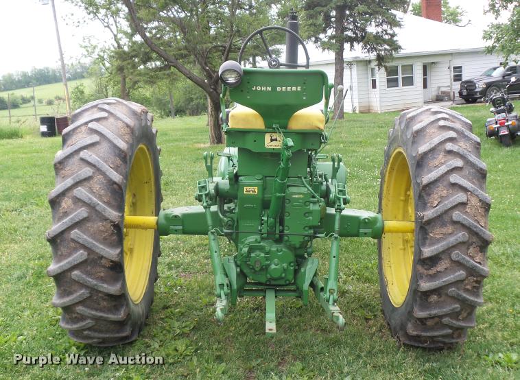 image for item DD9497 John Deere 620 tractor
