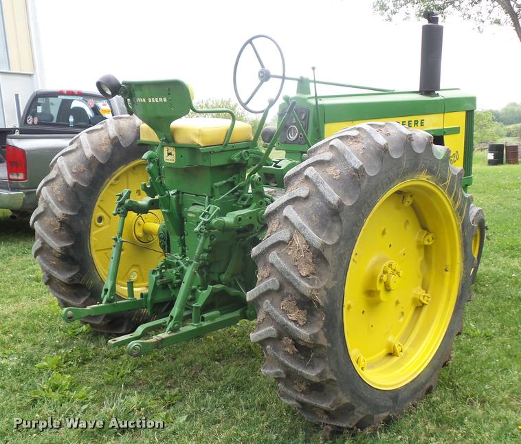 image for item DD9497 John Deere 620 tractor
