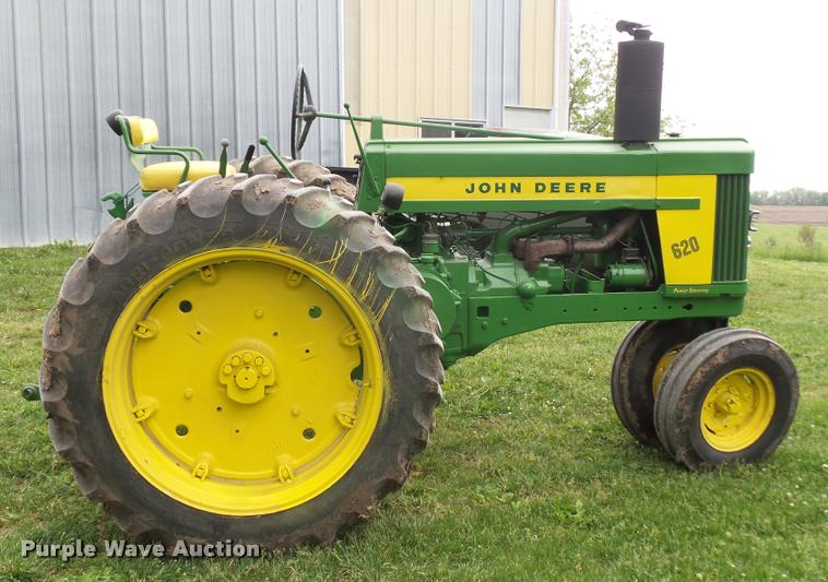 image for item DD9497 John Deere 620 tractor