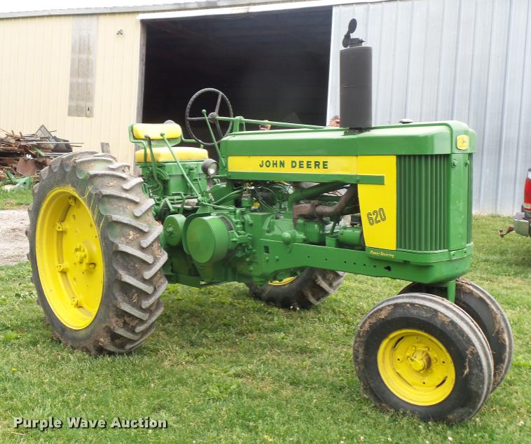 image for item DD9497 John Deere 620 tractor