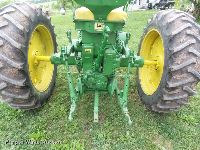 image for item DD9497 John Deere 620 tractor