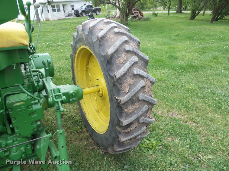 image for item DD9497 John Deere 620 tractor