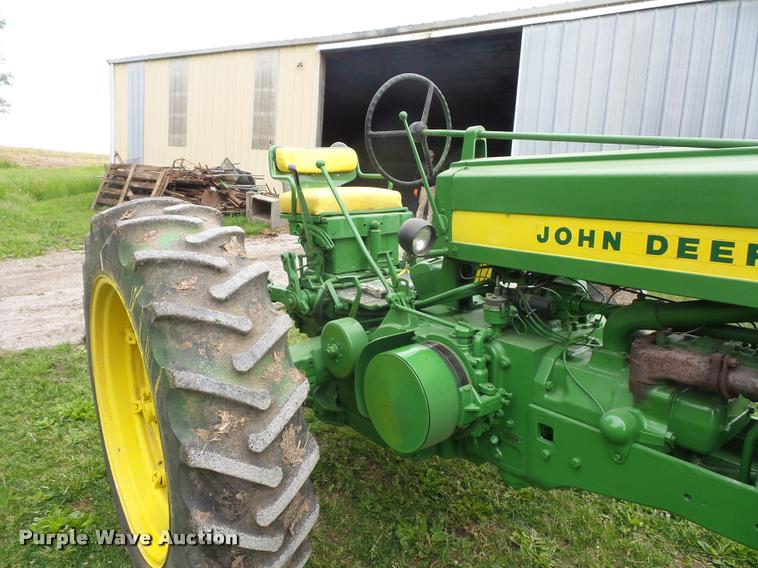 image for item DD9497 John Deere 620 tractor