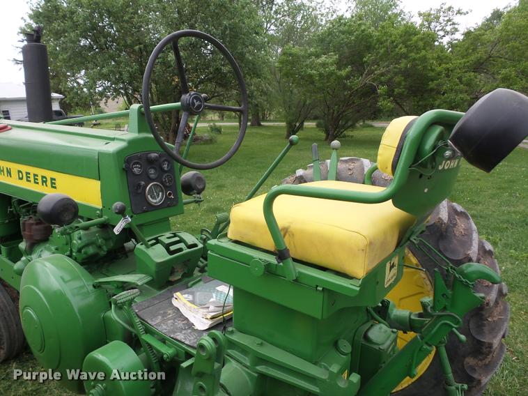 image for item DD9497 John Deere 620 tractor