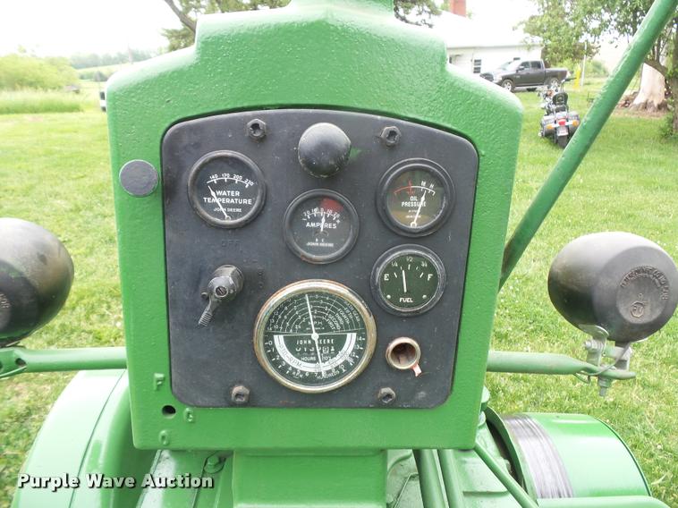 image for item DD9497 John Deere 620 tractor