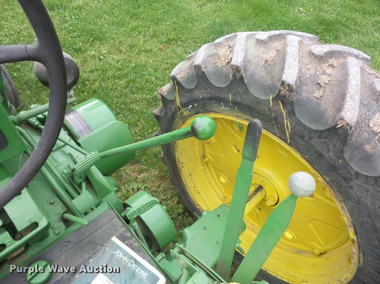 image for item DD9497 John Deere 620 tractor