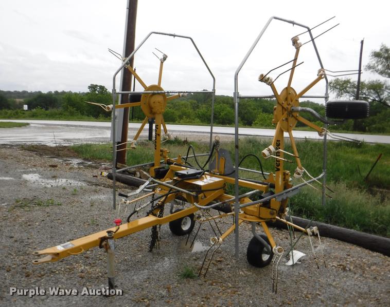 image for item DJ9162 Vermeer TD200 tedder