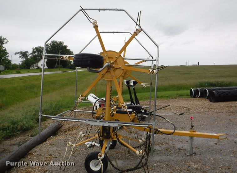 image for item DJ9162 Vermeer TD200 tedder