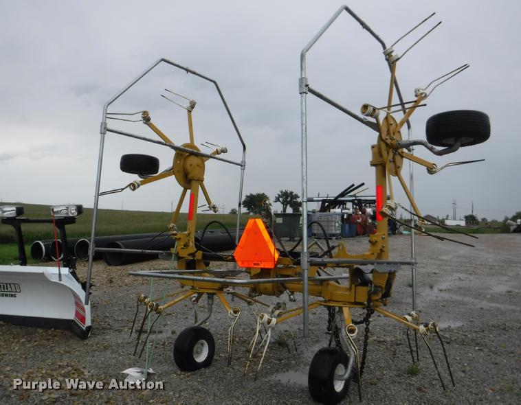 image for item DJ9162 Vermeer TD200 tedder