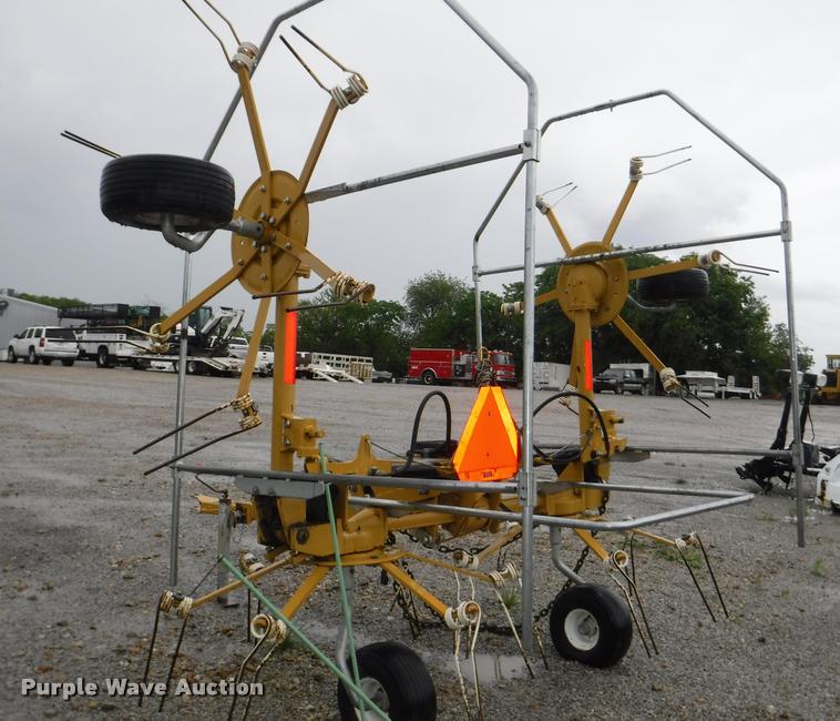 image for item DJ9162 Vermeer TD200 tedder