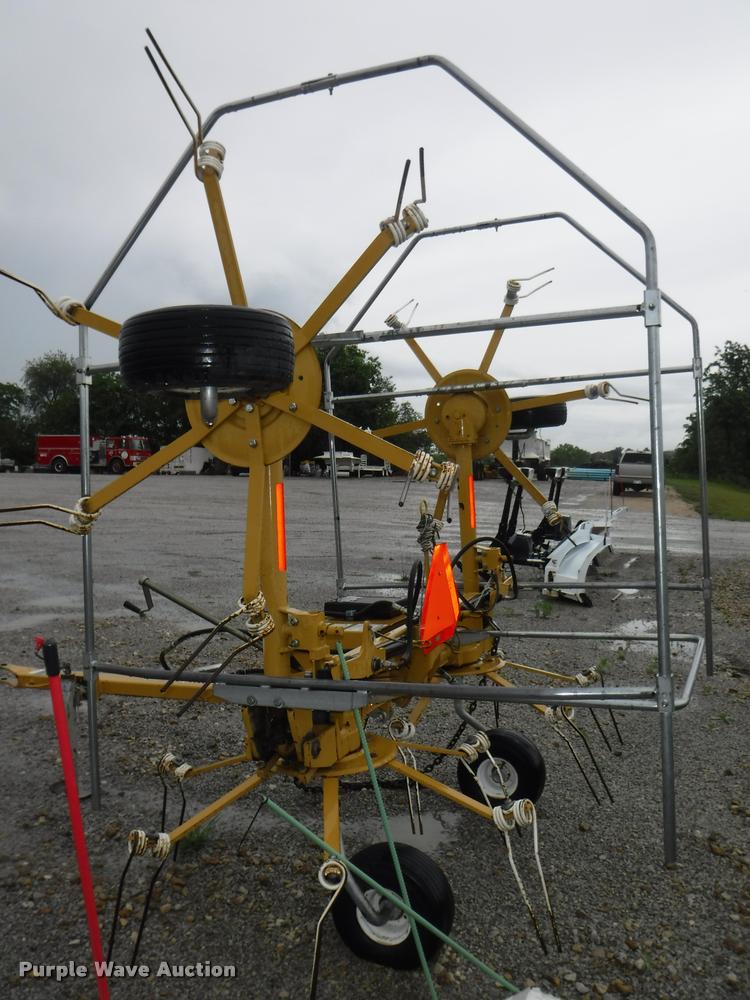 image for item DJ9162 Vermeer TD200 tedder