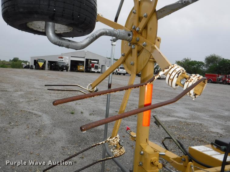 image for item DJ9162 Vermeer TD200 tedder