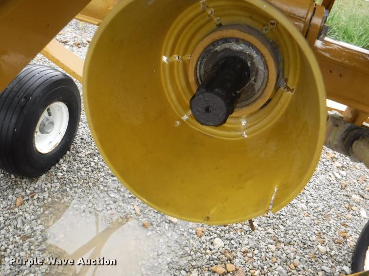 image for item DJ9162 Vermeer TD200 tedder