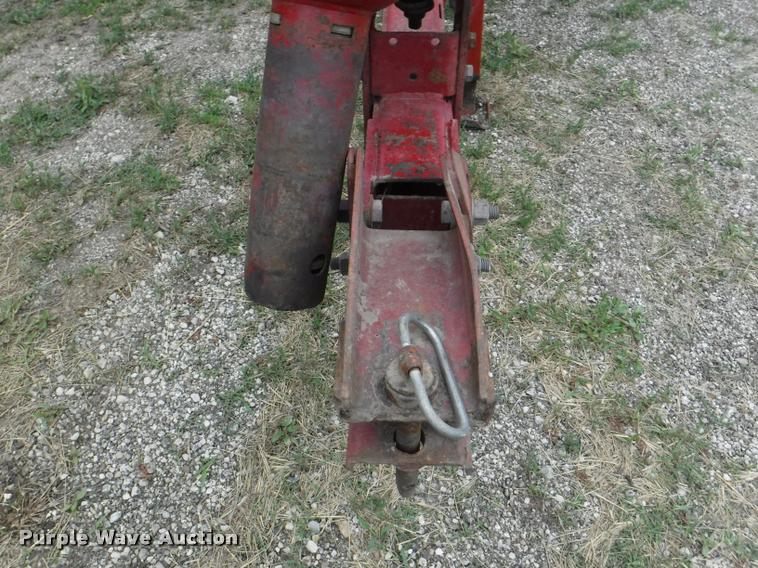 image for item DJ9174 1978 New Holland Hayliner 320 small square baler
