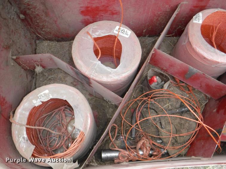 image for item DJ9174 1978 New Holland Hayliner 320 small square baler