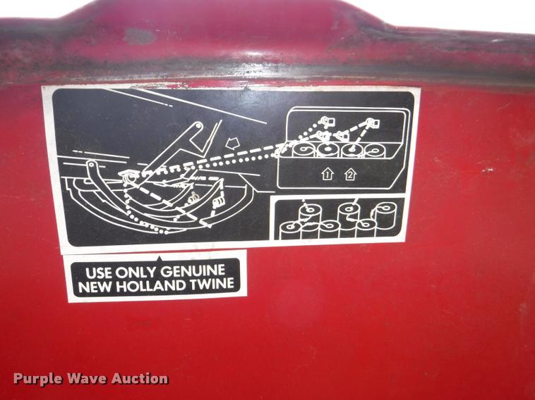 image for item DJ9174 1978 New Holland Hayliner 320 small square baler