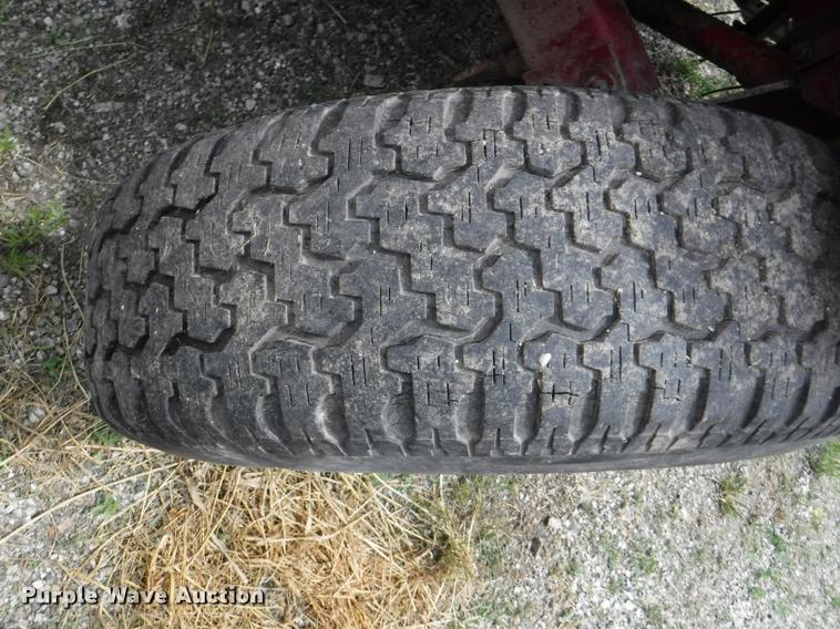 image for item DJ9174 1978 New Holland Hayliner 320 small square baler