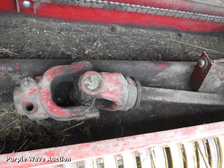 image for item DJ9174 1978 New Holland Hayliner 320 small square baler