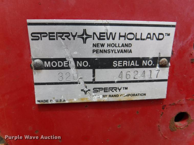 image for item DJ9174 1978 New Holland Hayliner 320 small square baler